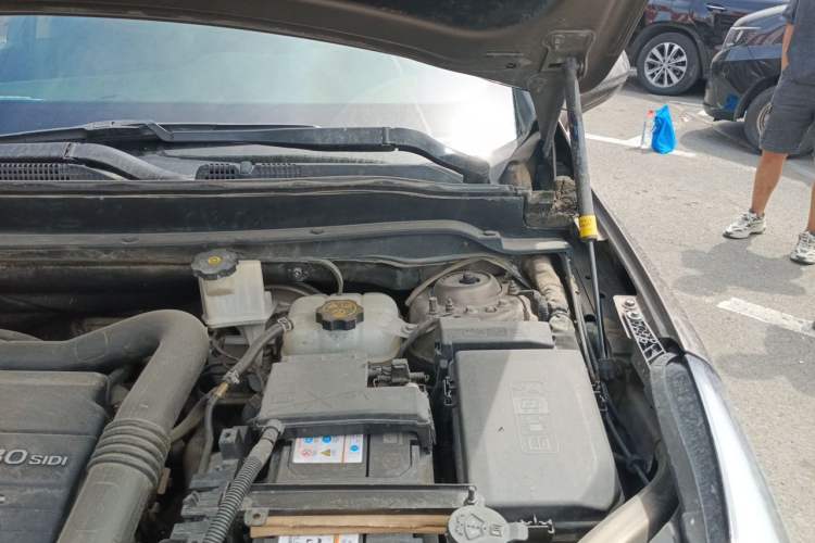 Used Buick Envision 2016 20T Two-Wheel-Drive Elite Model Engine Bay Left