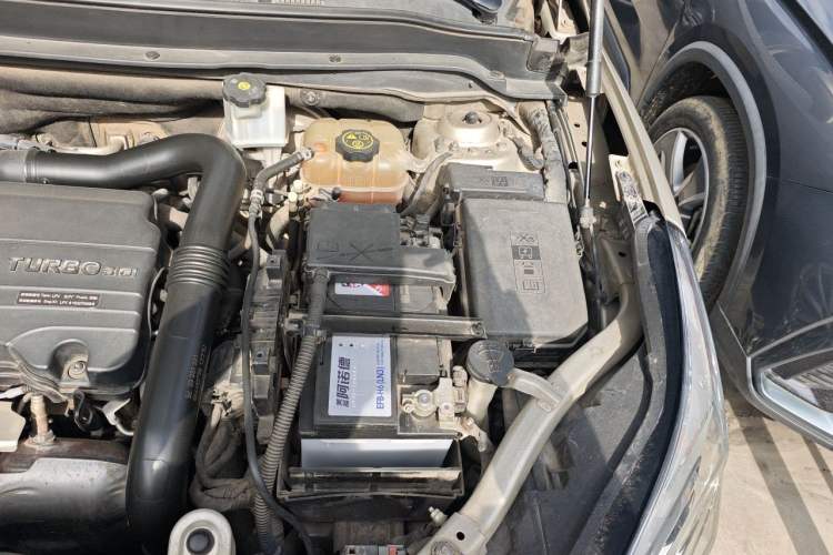 Used Buick Envision 2016 20T Four-Wheel Drive Elite Model Engine Bay Left