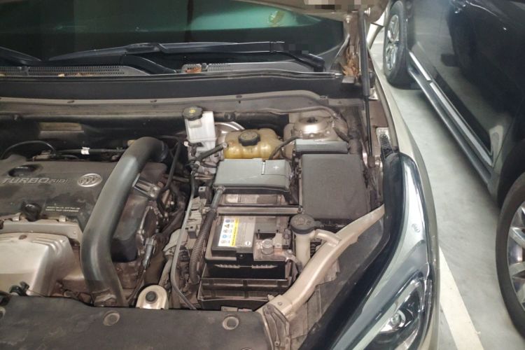 Used Buick Envision 2016 28T Four-Wheel Drive Luxury Model Engine Bay Left