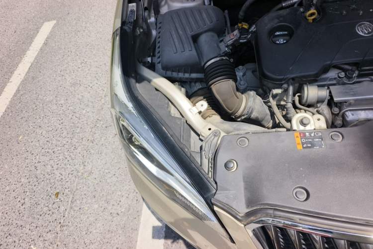 Used Buick Envision 2016 20T Two-Wheel Drive Leading Version Engine Bay Right
