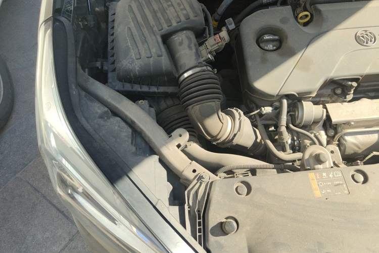 Used Buick Envision 2016 20T Two-Wheel-Drive Elite Model Engine Bay Right
