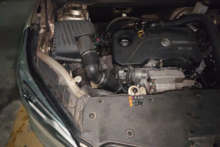 Used Buick Envision 2016 20T Two-Wheel Drive Leading Version Engine Bay Right