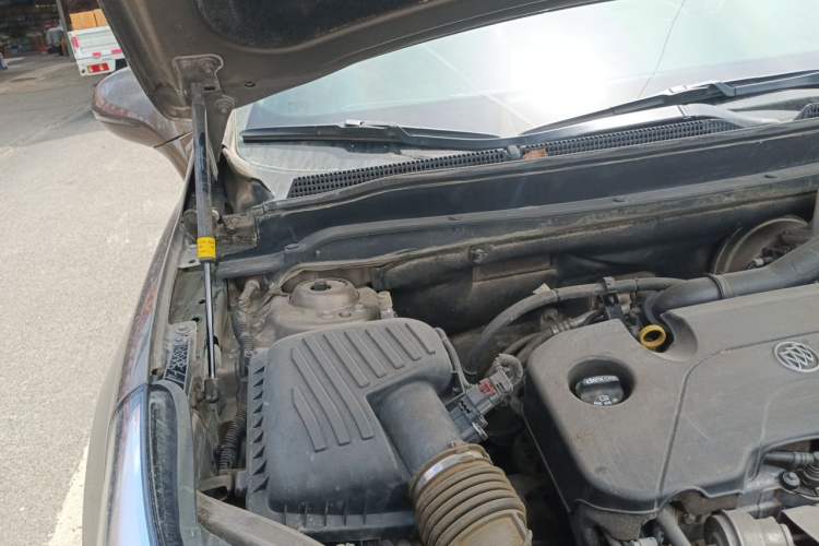 Used Buick Envision 2016 20T Two-Wheel-Drive Elite Model Engine Bay Right