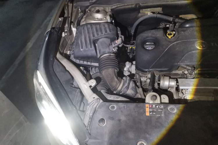 Used Buick Envision 2016 20T Two-Wheel-Drive Elite Model Engine Bay Right