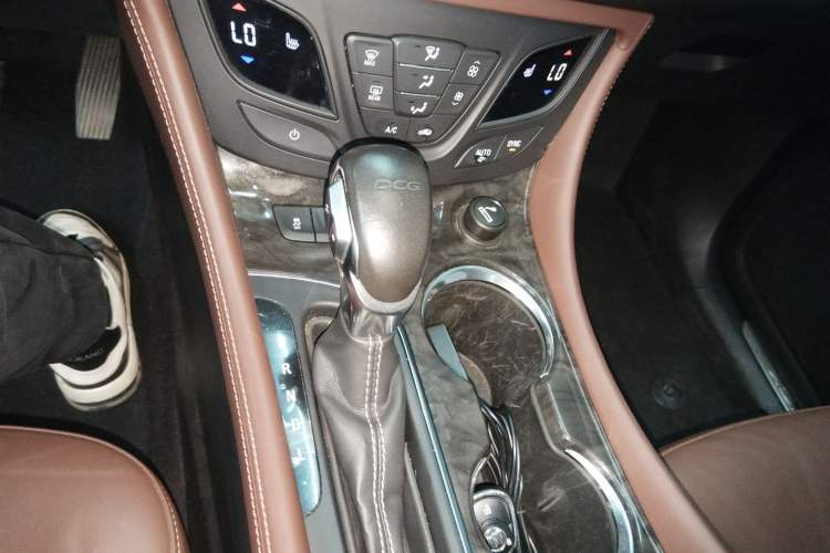 Used Buick Envision 2016 20T Two-Wheel-Drive Elite Model Gear Lever