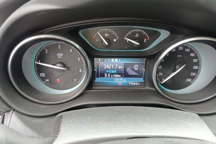 Used Buick Envision 2016 20T Two-Wheel-Drive Elite Model Instrument Cluster