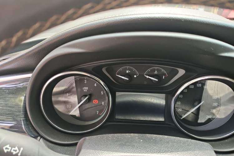 Used Buick Envision 2016 20T Two-Wheel-Drive Elite Model Instrument Cluster
