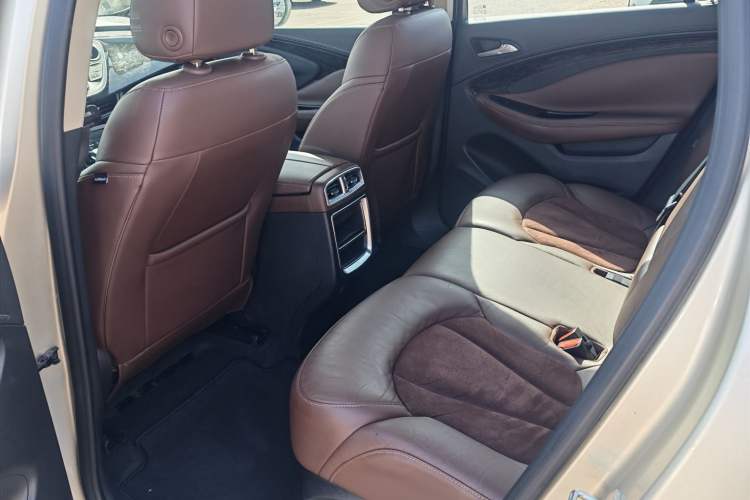Used Buick Envision 2016 20T Two-Wheel-Drive Elite Model Interior 2