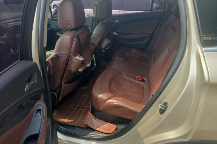 Used Buick Envision 2016 20T Two-Wheel Drive Leading Version Interior 2
