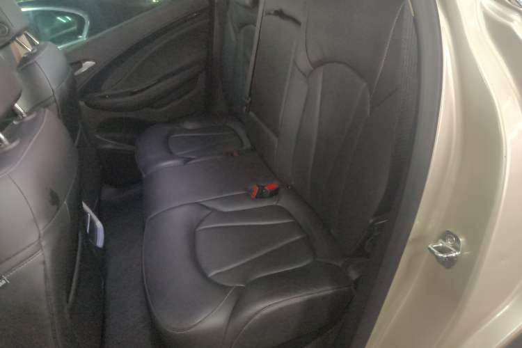 Used Buick Envision 2016 20T Two-Wheel-Drive Elite Model Left Rear Seat