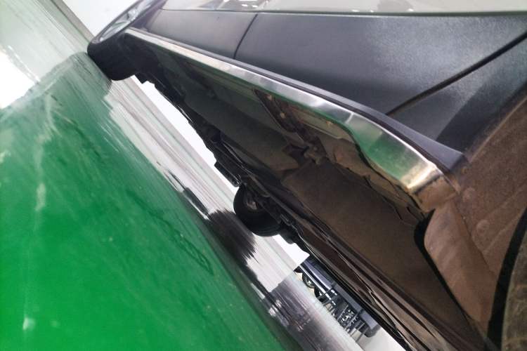 Used Buick Envision 2016 28T Four-Wheel Drive Elite Version Left Side Sill