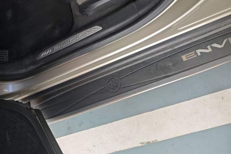 Used Buick Envision 2016 20T Two-Wheel-Drive Elite Model Left Side Sill