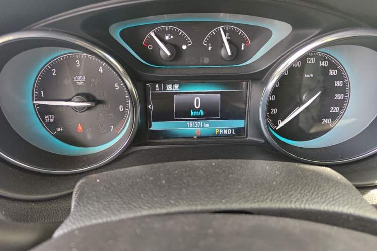 Used Buick Envision 2016 20T Two-Wheel Drive Leading Version Odometer Close Up