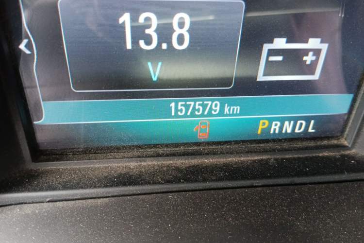 Used Buick Envision 2016 20T Two-Wheel-Drive Elite Model Odometer Close Up