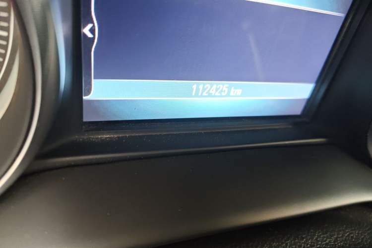Used Buick Envision 2016 20T Two-Wheel-Drive Elite Model Odometer Close Up