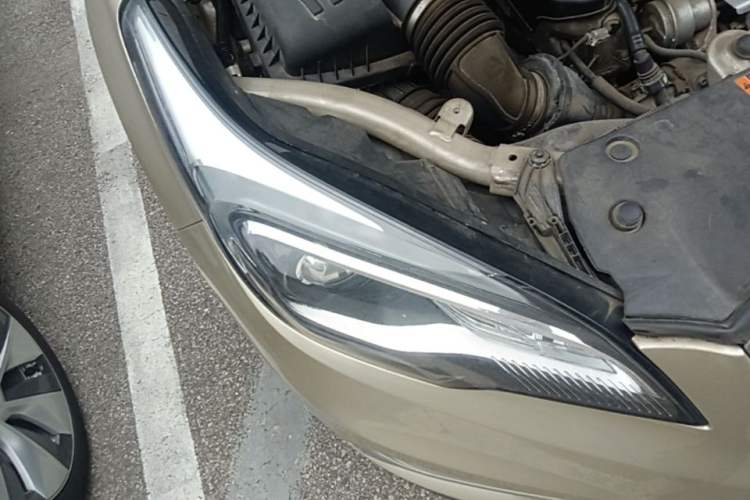 Used Buick Envision 2016 20T Two-Wheel-Drive Elite Model Right Front Headlight
