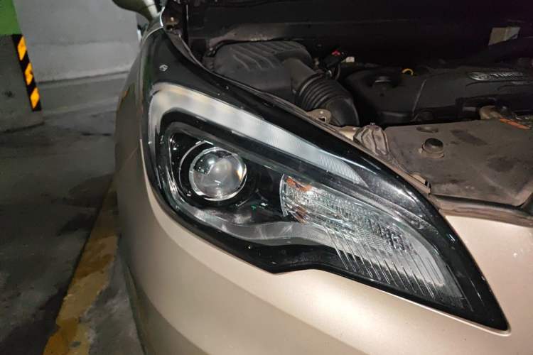 Used Buick Envision 2016 20T Two-Wheel Drive Leading Version Right Front Headlight