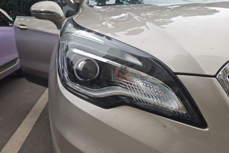 Used Buick Envision 2016 20T Two-Wheel Drive Leading Version Right Front Headlight