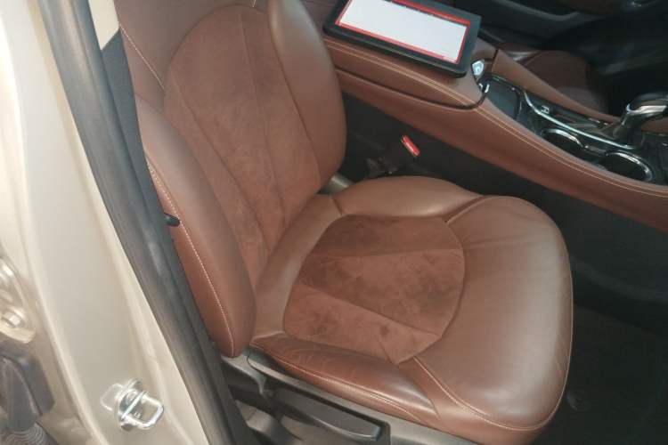 Used Buick Envision 2016 20T Two-Wheel-Drive Elite Model Right Front Seat