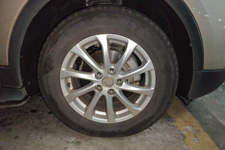 Used Buick Envision 2016 20T Two-Wheel Drive Leading Version Right Front Wheel Hub