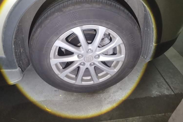 Used Buick Envision 2016 20T Two-Wheel-Drive Elite Model Right Front Wheel Hub