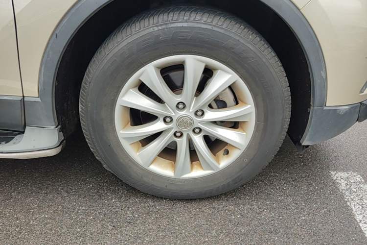 Used Buick Envision 2016 28T Four-Wheel Drive Elite Version Right Front Wheel Hub