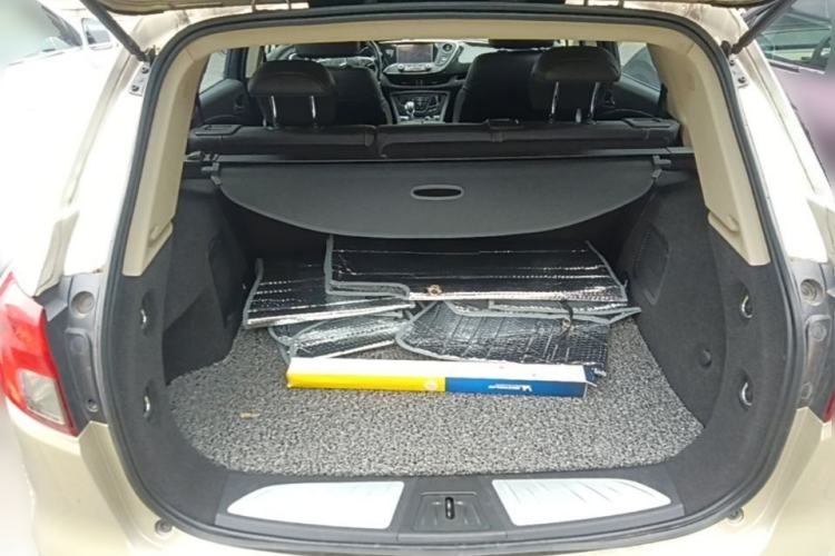 Used Buick Envision 2016 20T Two-Wheel-Drive Elite Model Trunk