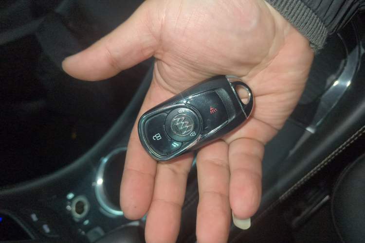 Used Buick Envision 2016 20T Two-Wheel-Drive Elite Model Vehicle Key