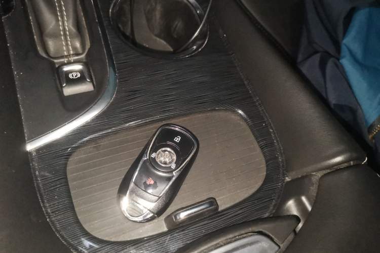 Used Buick Envision 2016 20T Two-Wheel-Drive Elite Model Vehicle Key