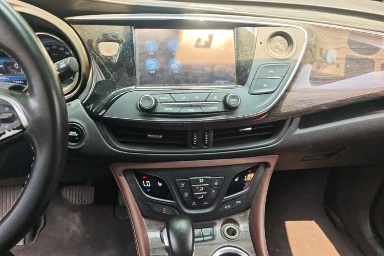 Used Buick Envision 2017 28T Four-Wheel Drive Elite Model Audio And AC Panel