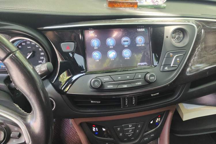 Used Buick Envision 2017 20T Two-Wheel Drive Luxury Model Audio And AC Panel