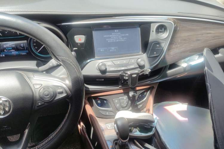 Used Buick Envision 2017 28T Four-Wheel Drive Elite Model Audio And AC Panel