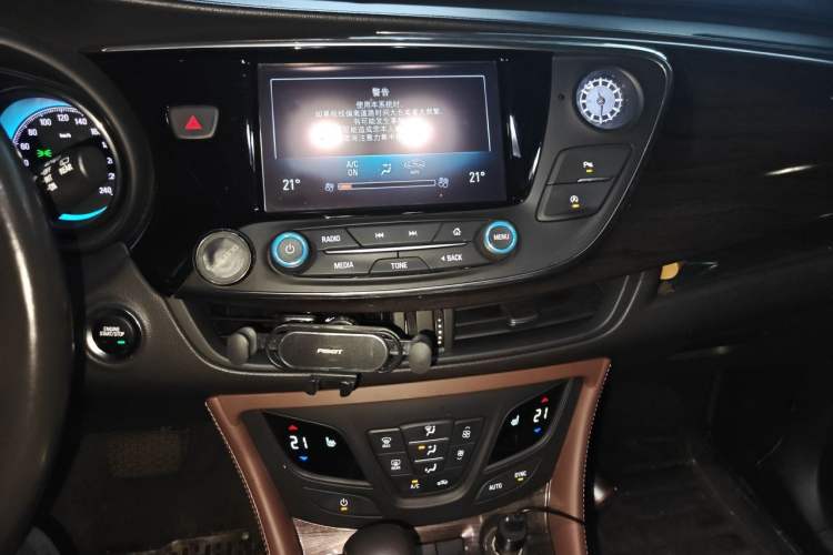 Used Buick Envision 2017 20T Two-Wheel Drive Elite Version Audio And AC Panel