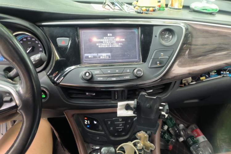 Used Buick Envision 2017 20T Two-Wheel Drive Elite Version Audio And AC Panel