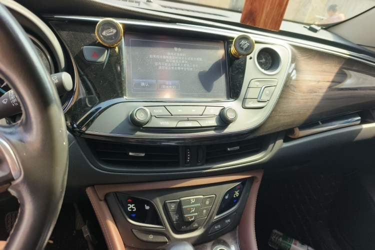 Used Buick Envision 2017 20T Two-Wheel Drive Luxury Model Audio And AC Panel