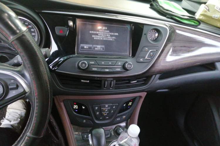 Used Buick Envision 2017 20T Two-Wheel Drive Luxury Model Audio And AC Panel
