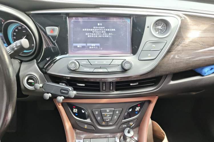 Used Buick Envision 2017 20T Two-Wheel Drive Elite Version Audio And AC Panel