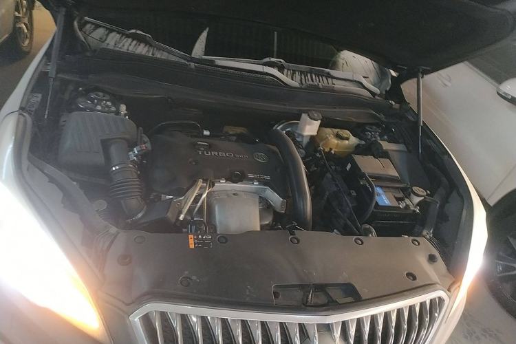 Used Buick Envision 2017 28T Four-Wheel Drive Elite Model Engine Bay