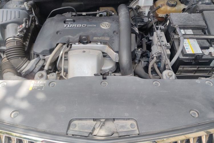 Used Buick Envision 2017 28T Four-Wheel Drive Elite Model Engine Bay
