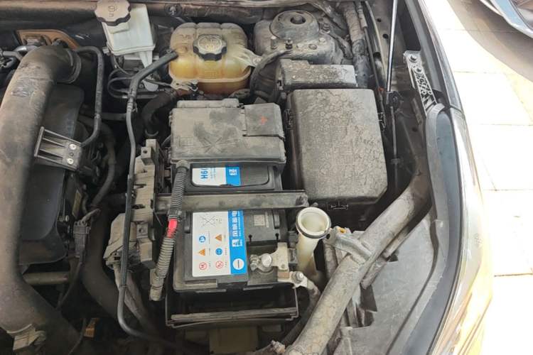 Used Buick Envision 2017 28T Four-Wheel Drive Elite Model Engine Bay Left