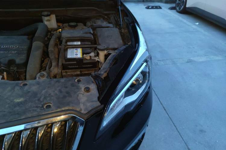 Used Buick Envision 2017 20T Two-Wheel Drive Leading Version Engine Bay Left