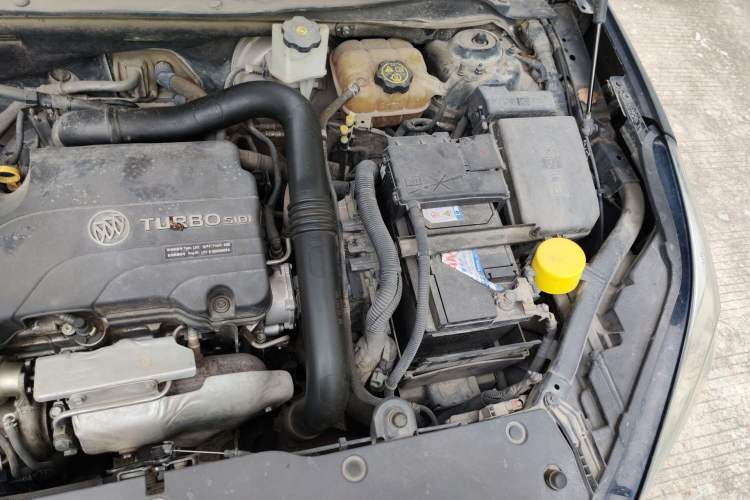 Used Buick Envision 2017 20T Two-Wheel Drive Elite Version Engine Bay Left