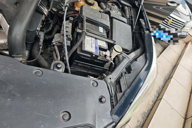 Used Buick Envision 2017 28T Four-Wheel Drive Luxury Model Engine Bay Left