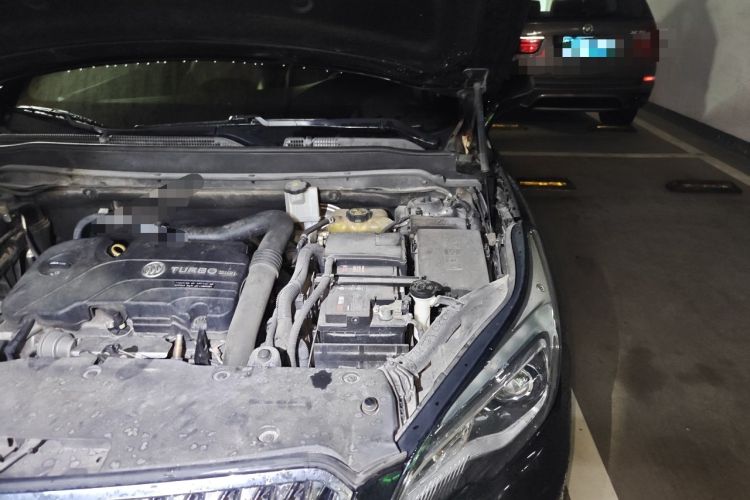 Used Buick Envision 2017 20T Two-Wheel Drive Elite Version Engine Bay Left