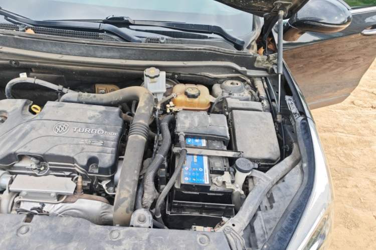 Used Buick Envision 2017 20T Two-Wheel Drive Luxury Model Engine Bay Left