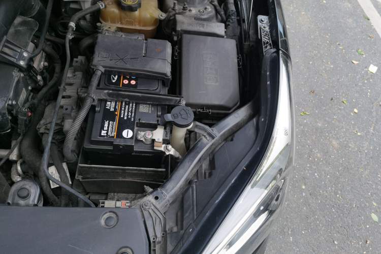 Used Buick Envision 2017 28T Four-Wheel Drive Elite Model Engine Bay Left