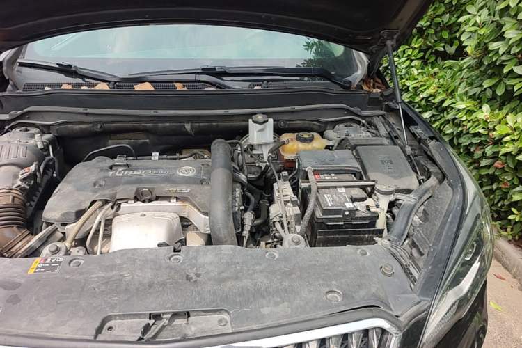 Used Buick Envision 2017 28T Four-Wheel Drive Elite Model Engine Bay Left
