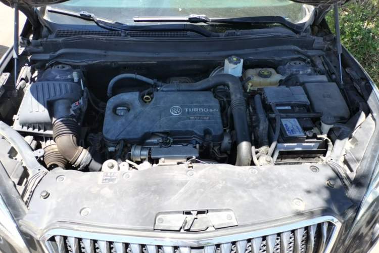 Used Buick Envision 2017 20T Two-Wheel Drive Luxury Model Engine Bay