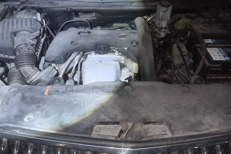 Used Buick Envision 2017 28T Four-Wheel Drive Elite Model Engine Bay