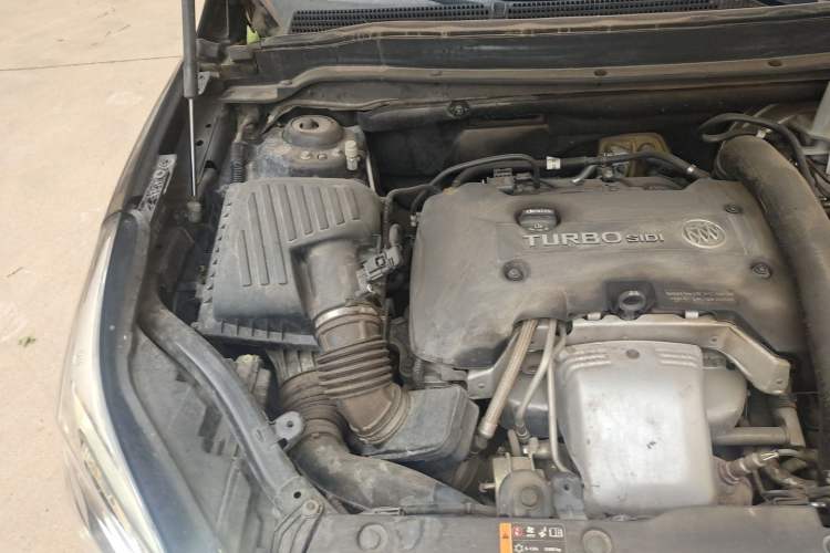 Used Buick Envision 2017 28T Four-Wheel Drive Elite Model Engine Bay Right